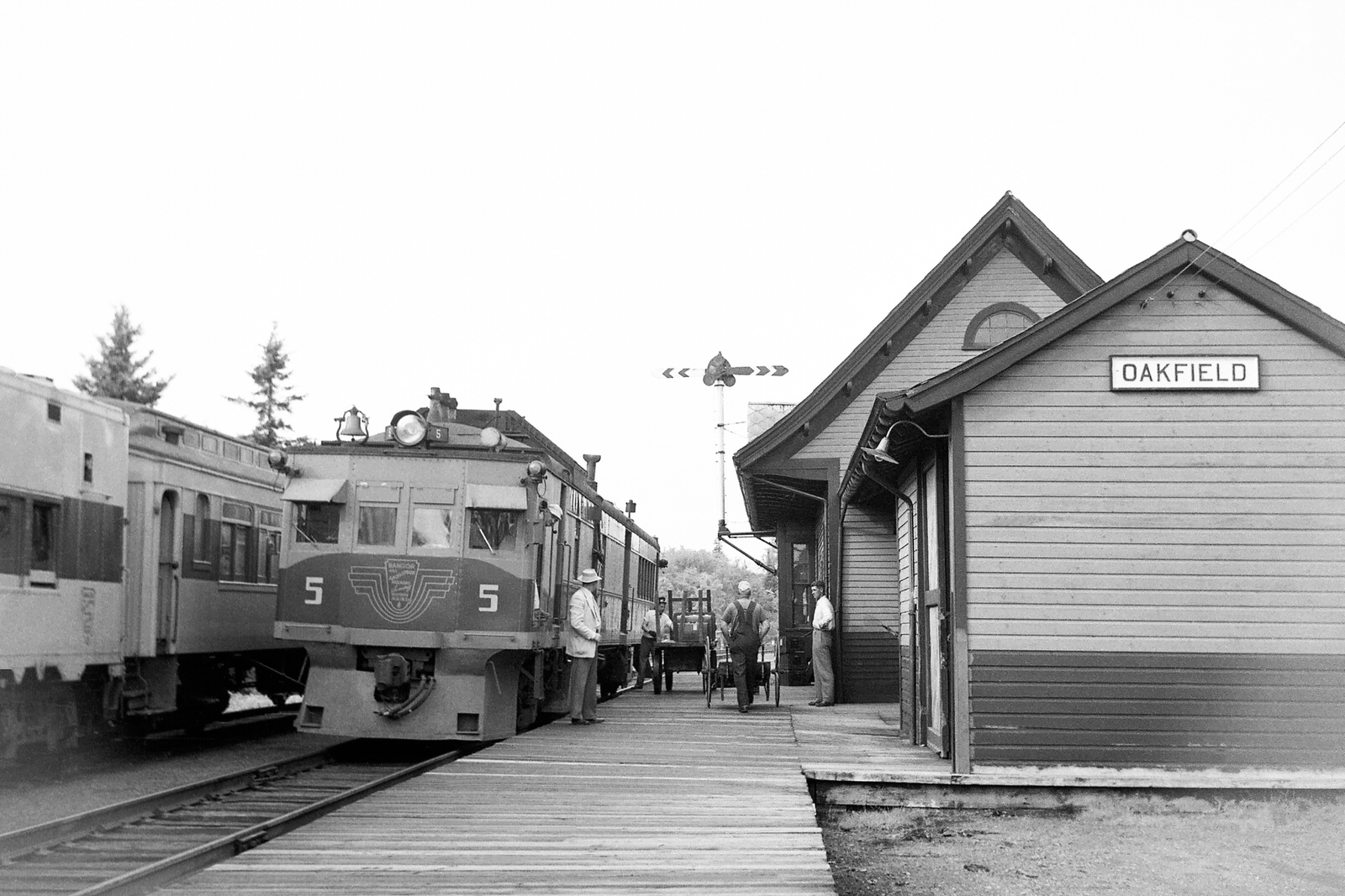 Bangor & Aroostook Railcar #5 @ Oakfield, ME on 7/31/1954. (8x12) Bangor & Aroostook Railcar #5 @ Oakfield, ME on 7/31/1954. (8x12)