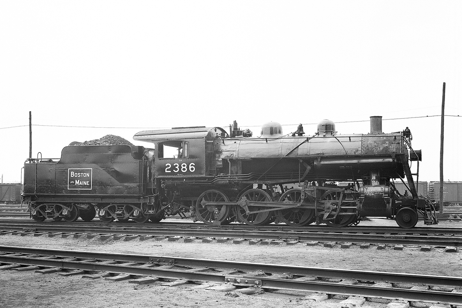 Boston & Maine 2-8-0 #2386 at Boston, MA on 9/21/1946. (8x12) Boston & Maine 2-8-0 #2386 at Boston, MA on 9/21/1946. (8x12)