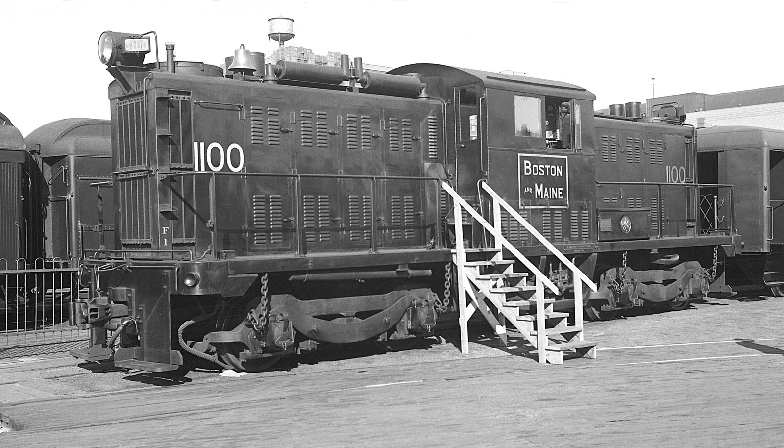B&M I-R 102T #1100 on display at N. Station on 6/16/1935. (8x14)