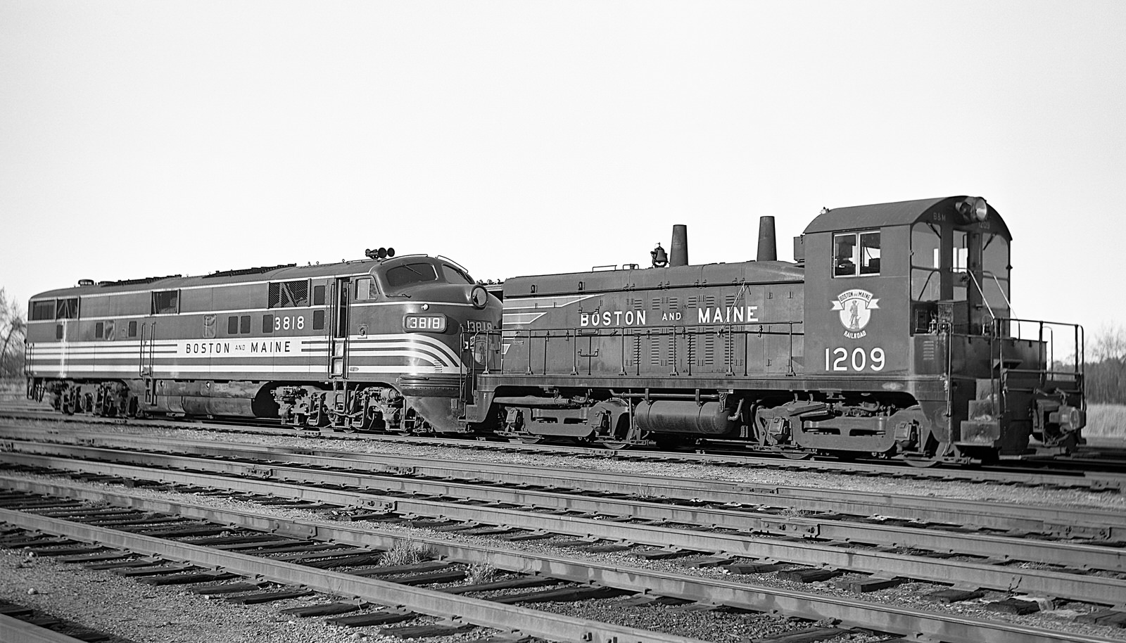 BM NW2 #1209 with E7 #3818 that was in wreck of the"Red Wing" at Nashua, NH. 11/13/54 (8x14) BM NW2 #1209 with E7 #3818 that was in wreck of the"Red Wing" at Nashua, NH. 11/13/54 (8x14)