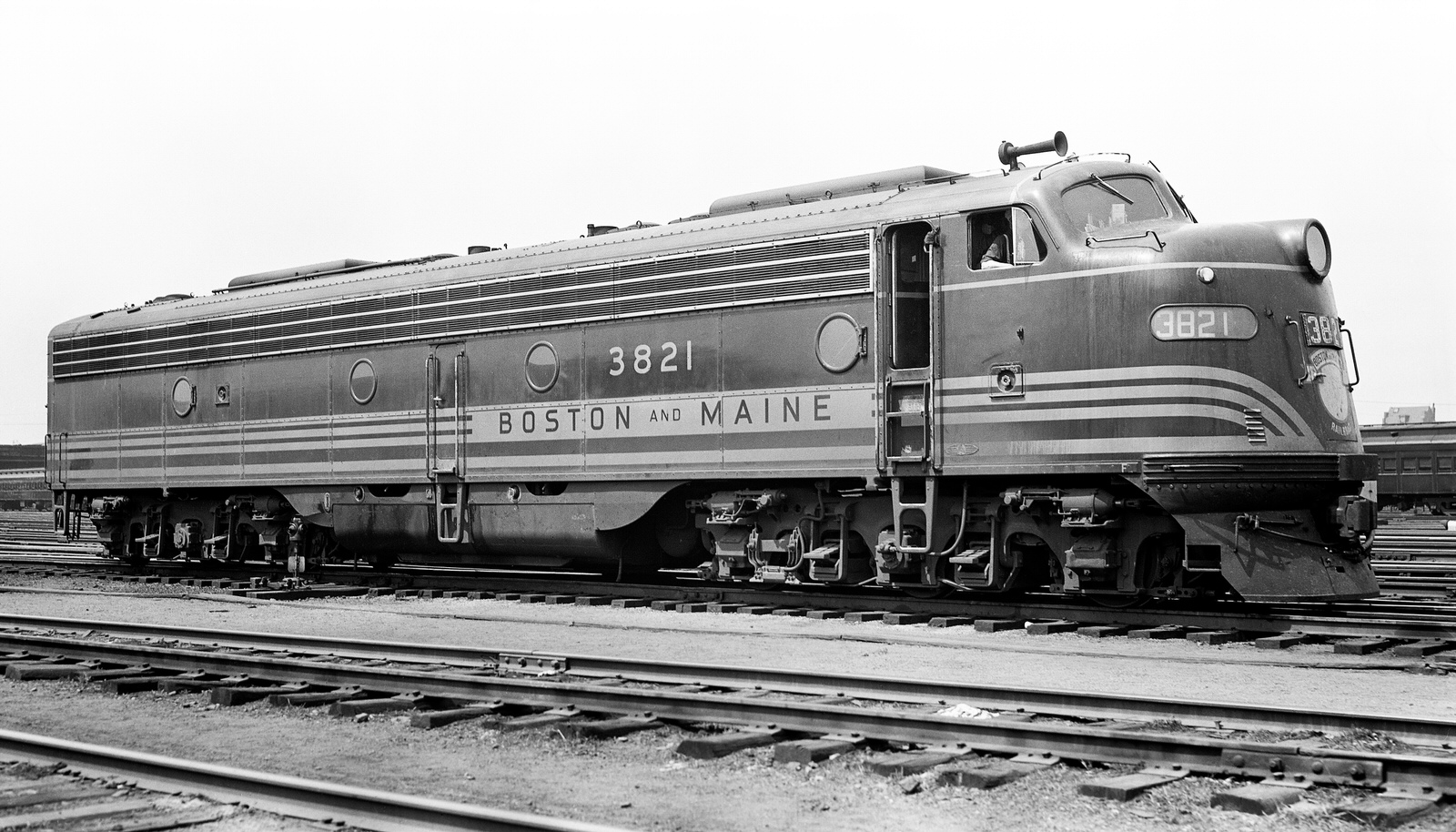 Boston & Maine E8 #3821 @ Boston, MA dring June 1953. (8x14) Boston & Maine E8 #3821 @ Boston, MA dring June 1953. (8x14)