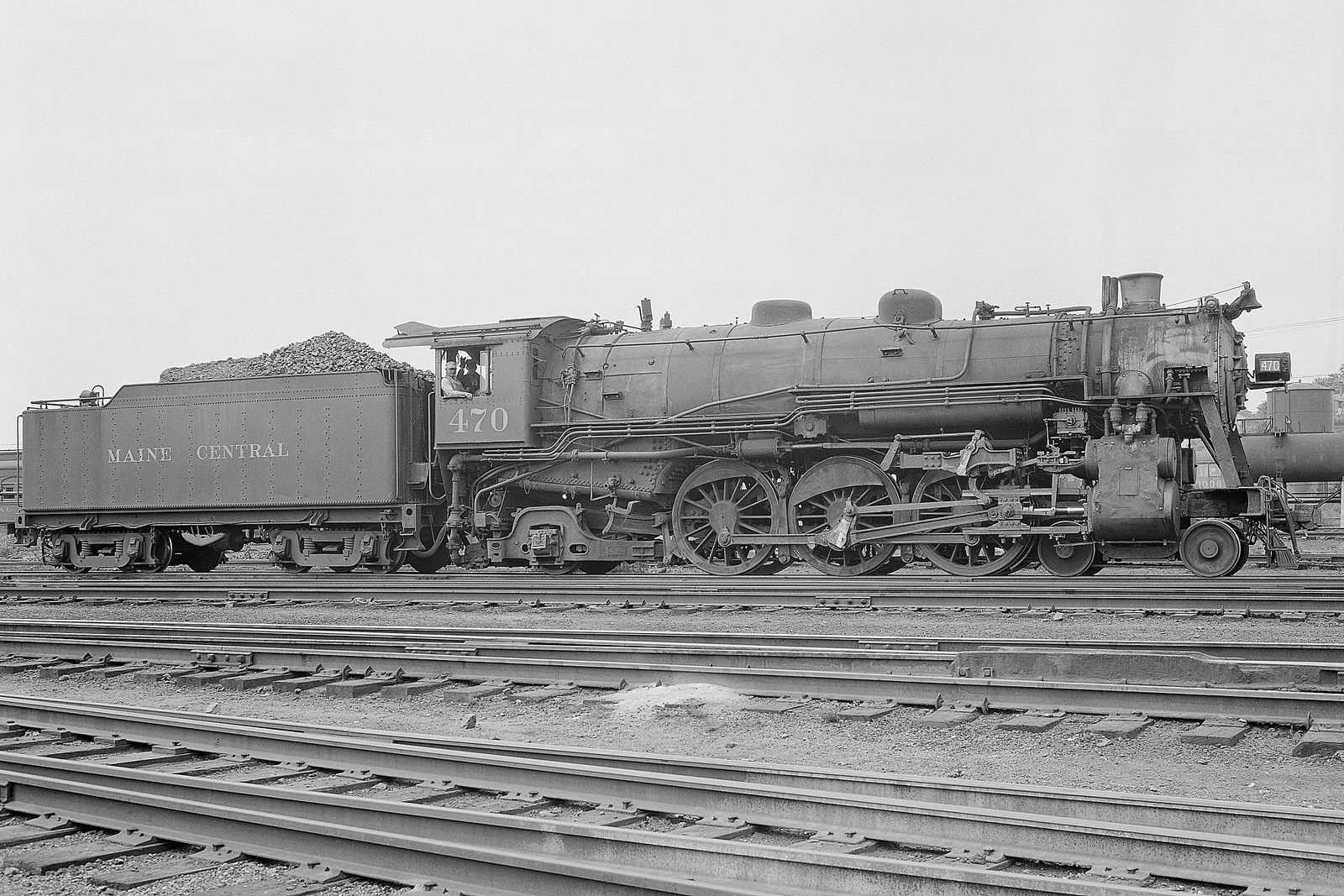 Maine Central 4-6-2 #470 at Portland, Maine on August 17, 1947. (8x12) Maine Central 4-6-2 #470 at Portland, Maine on August 17, 1947. (8x12)