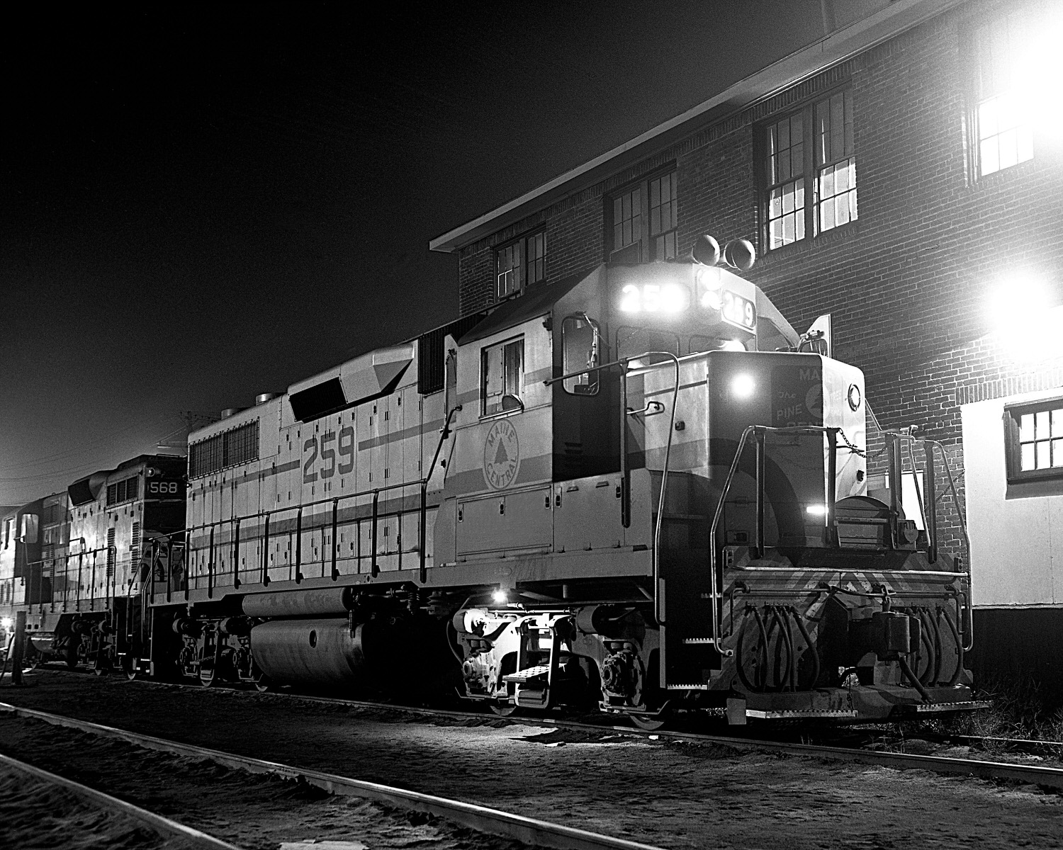 Maine Central GP38 #259 at Portland, ME on 8/17/1970. (8x10) Maine Central GP38 #259 at Portland, ME on 8/17/1970. (8x10)