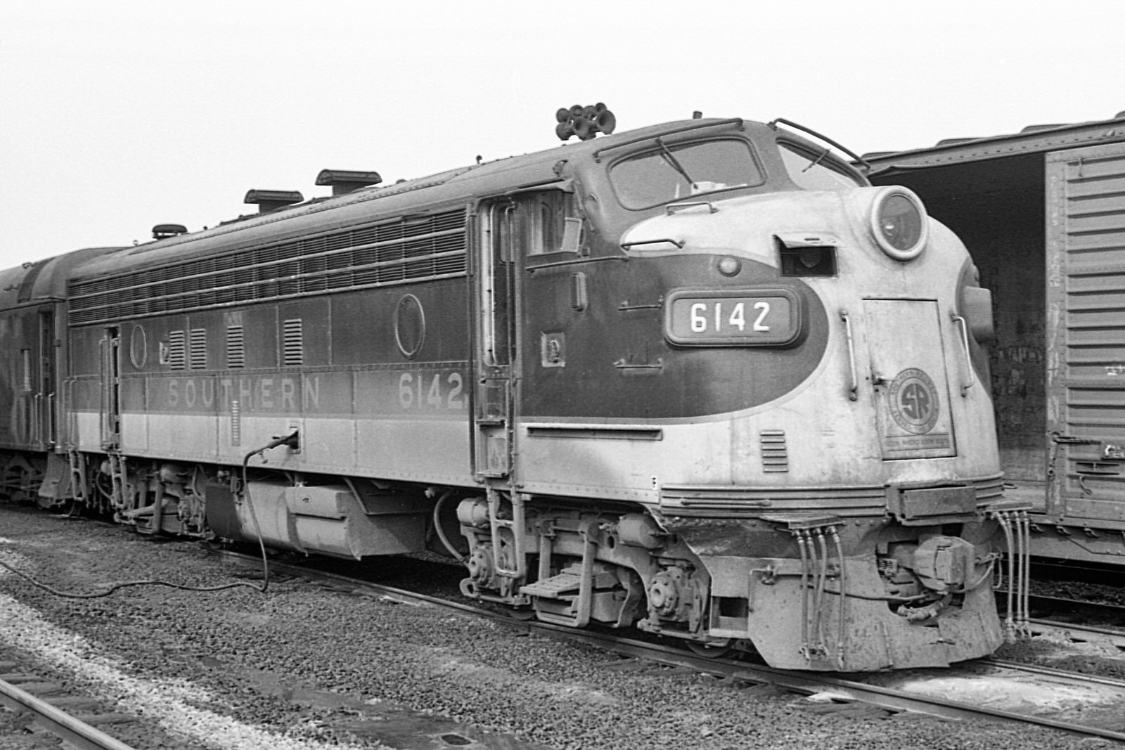 Southern Rwy FP7A #6142 at Lynchburg, VA during March 1975. (8x12) Southern Rwy FP7A #6142 at Lynchburg, VA during March 1975. (8x12)