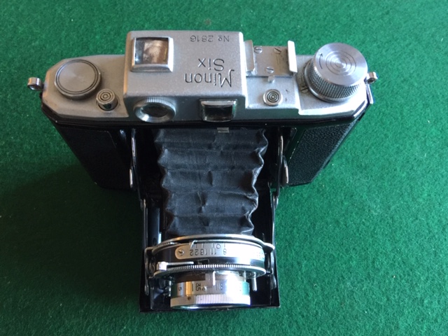 1953 MINON SIX FOLDING RANGEFINDER 6X6 CAMERA-img-0