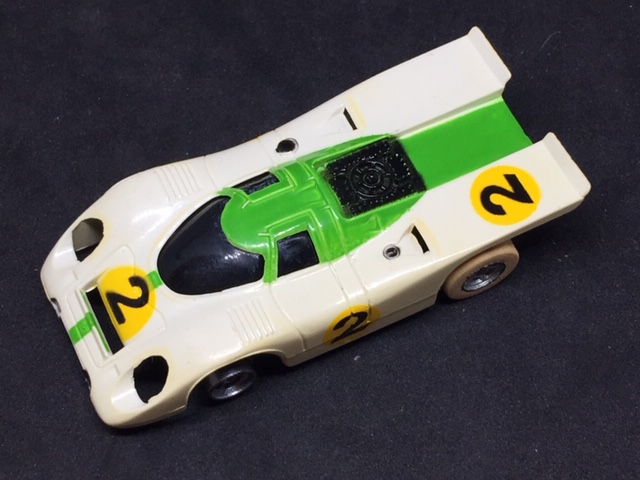 VINTAGE A/FX INDY RACE CAR NO. 2 SLOT CAR / 1:64 H-img-0