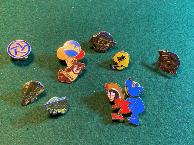 VINTAGE UCLA UNIVERSITY PIN COLLECTION-img-0